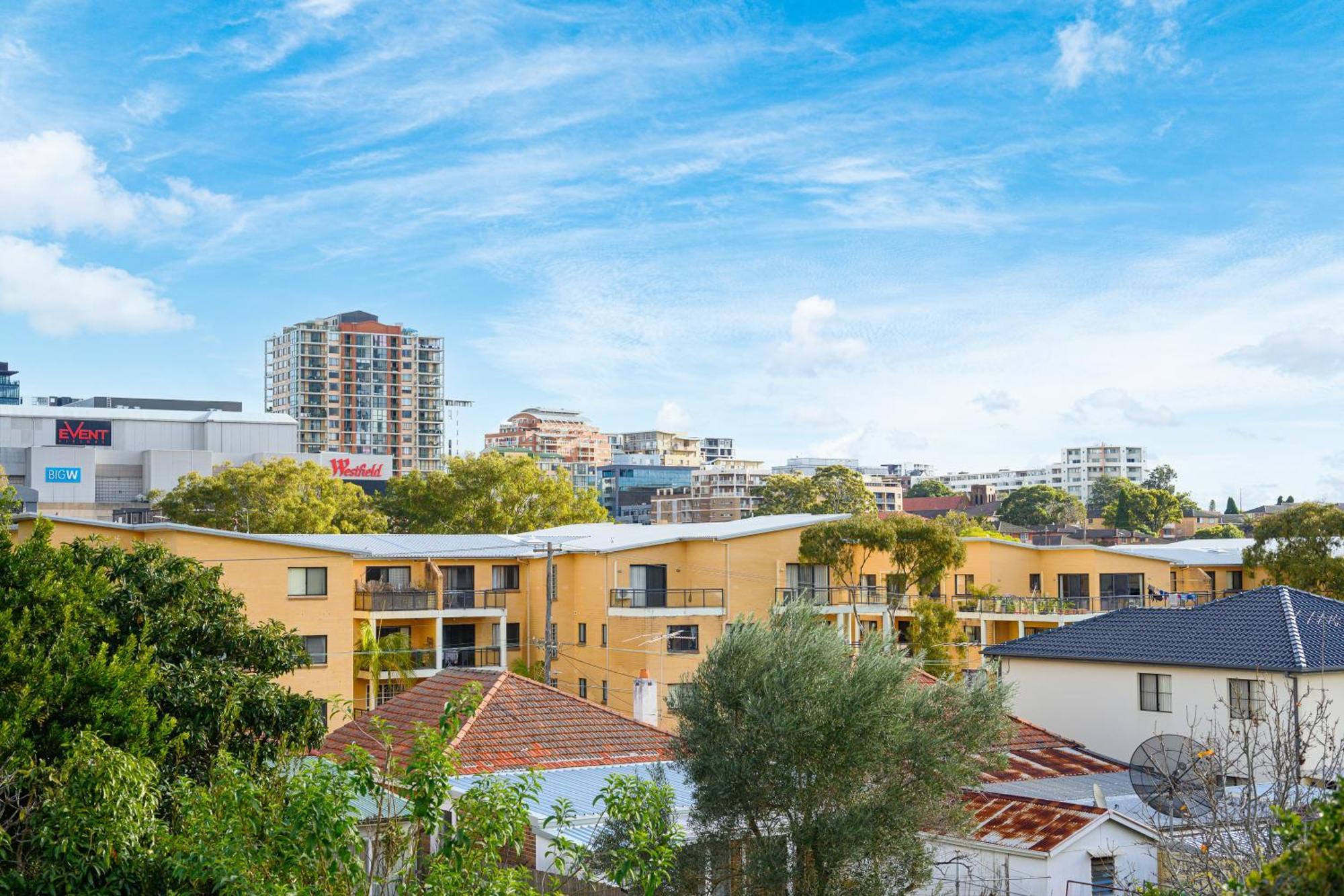 Hurstville Centre 2-Level Large House Сідней Екстер'єр фото